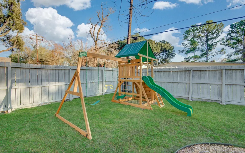 9515 Meadowglen Lane Houston, TX 77063