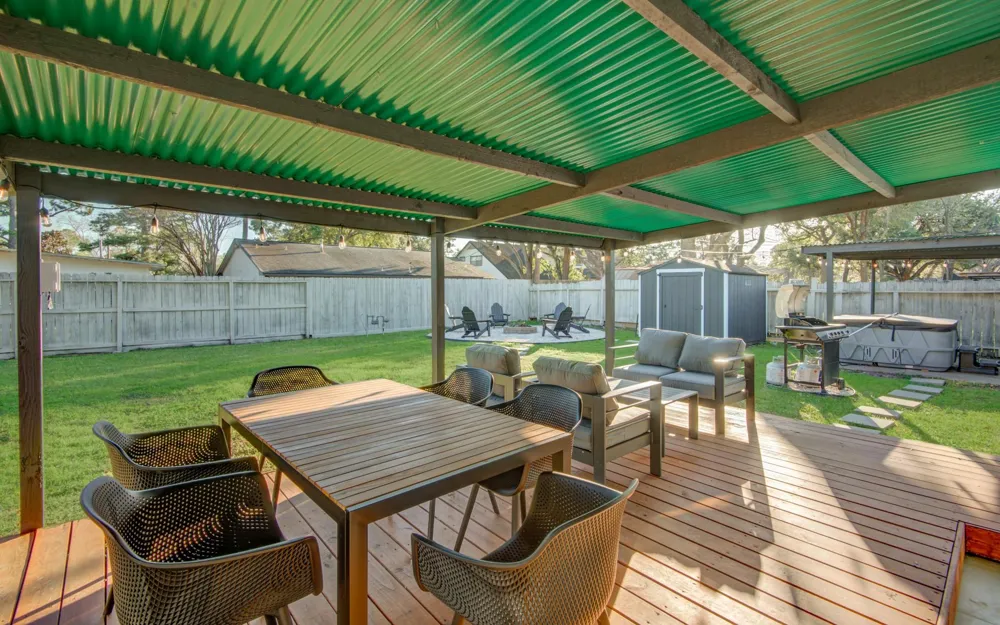 9515 Meadowglen Lane Houston, TX 77063