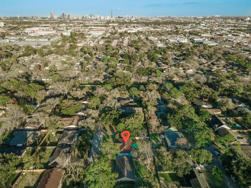 9515 Meadowglen Lane Houston, TX 77063