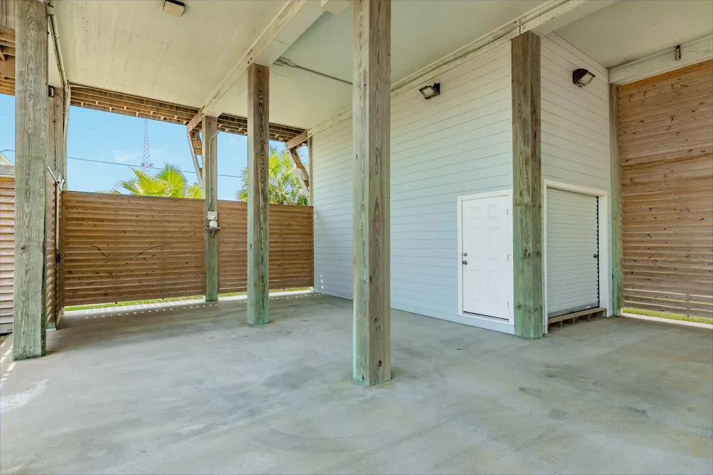 13219 Jolly Roger Freeport, TX 77541