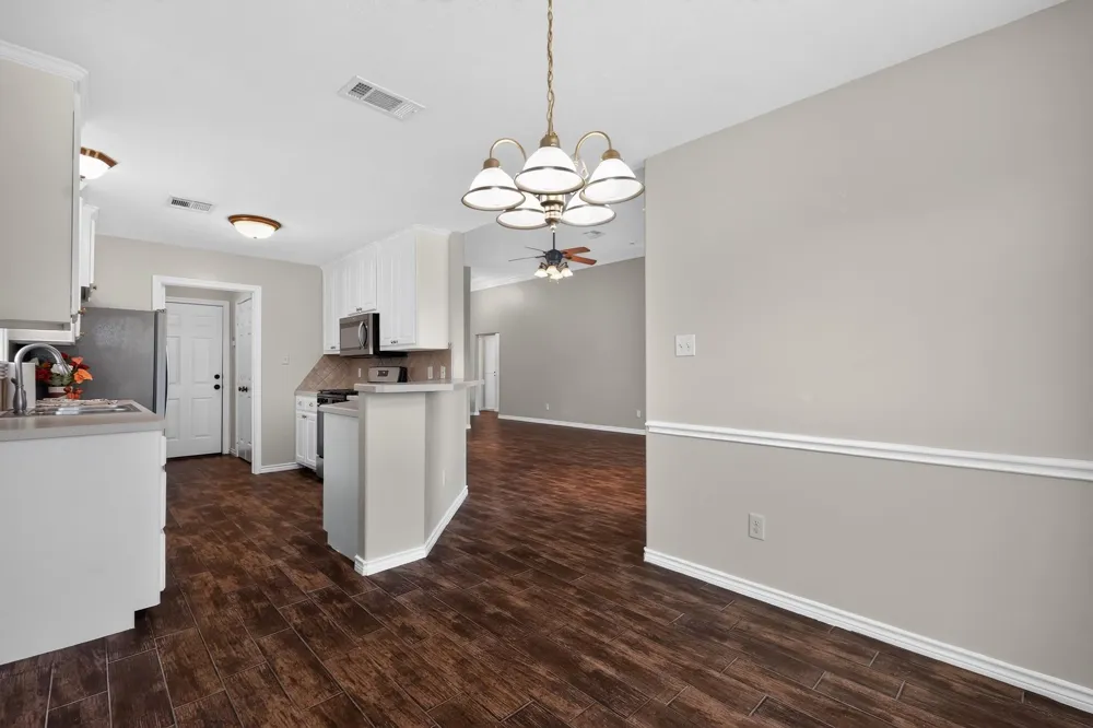 3743 Essen Loop College Station, TX 77845