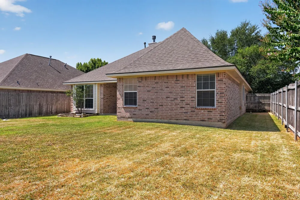 3743 Essen Loop College Station, TX 77845