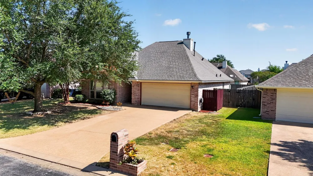 3743 Essen Loop College Station, TX 77845
