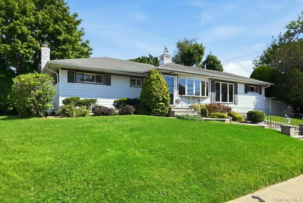 3695 Waverly Avenue Seaford, NY 11783