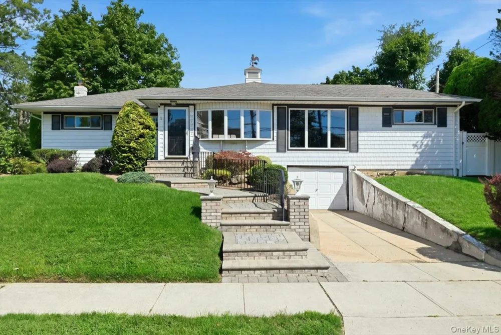 3695 Waverly Avenue Seaford, NY 11783