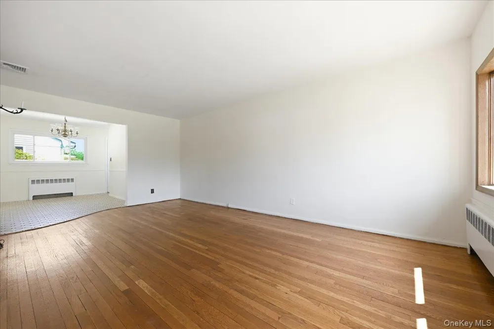 3695 Waverly Avenue Seaford, NY 11783