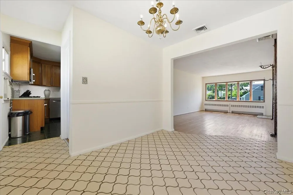 3695 Waverly Avenue Seaford, NY 11783