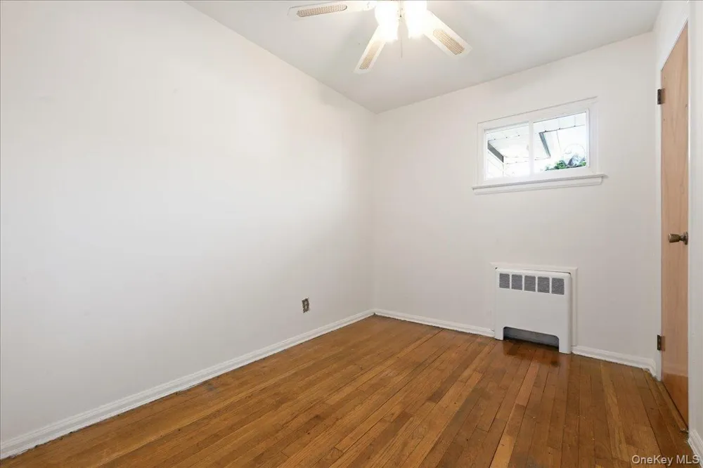 3695 Waverly Avenue Seaford, NY 11783