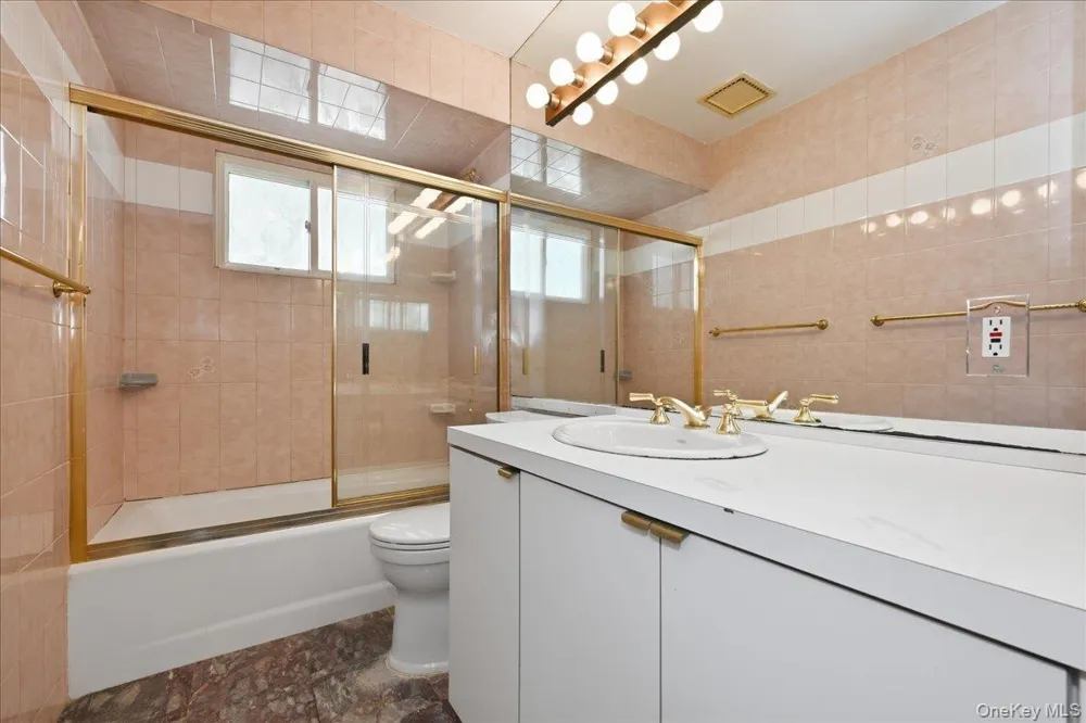 3695 Waverly Avenue Seaford, NY 11783