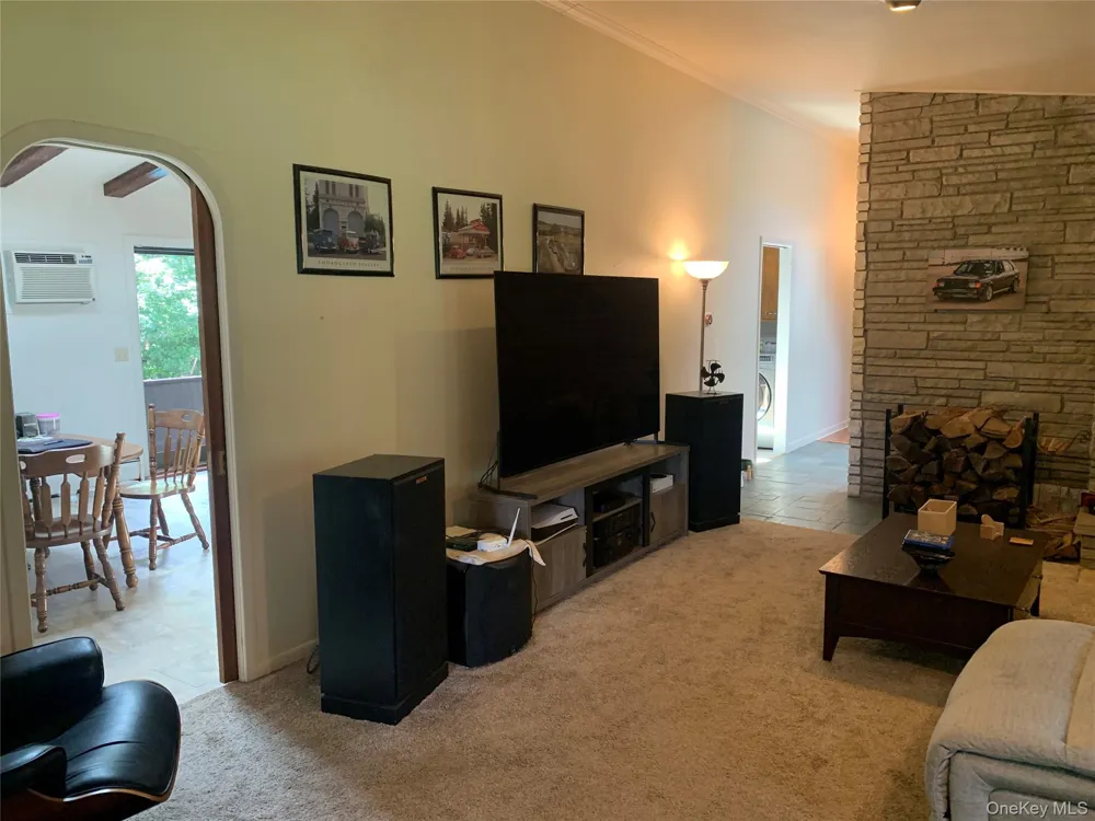 58 Ireland Drive Poughkeepsie, NY 12603