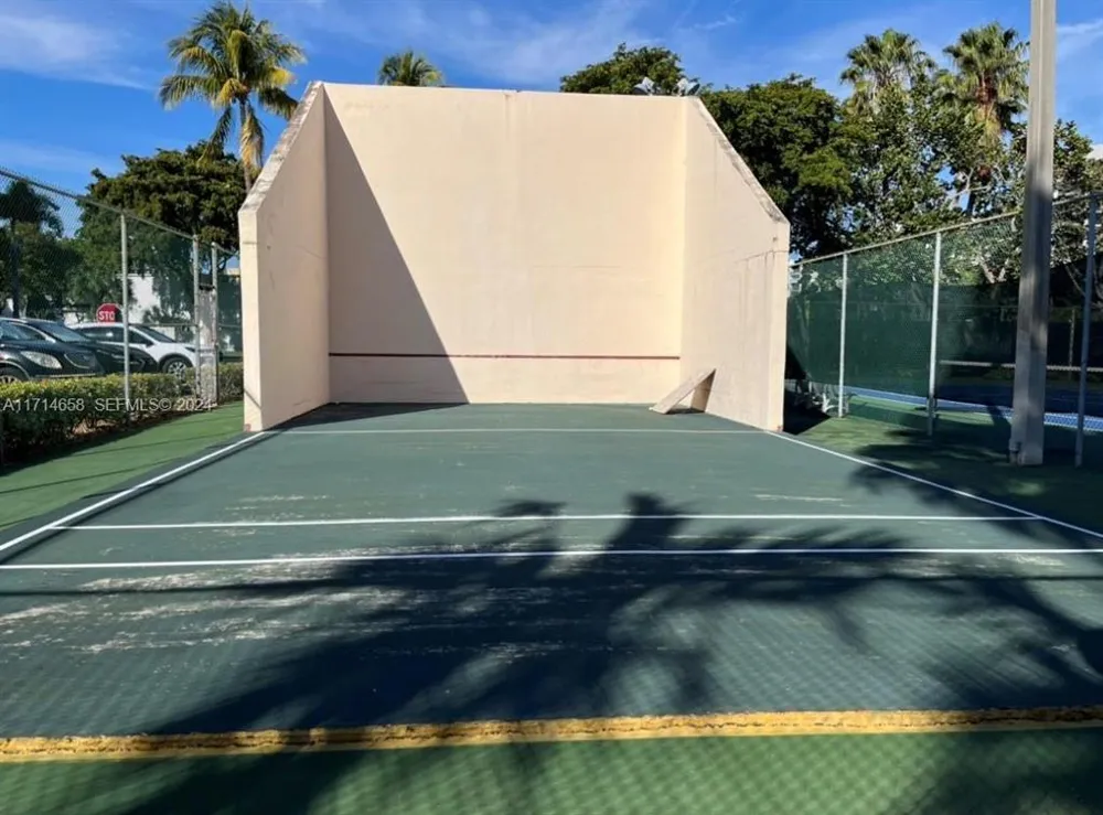 401 Leslie Drive Hallandale Beach, FL 33009