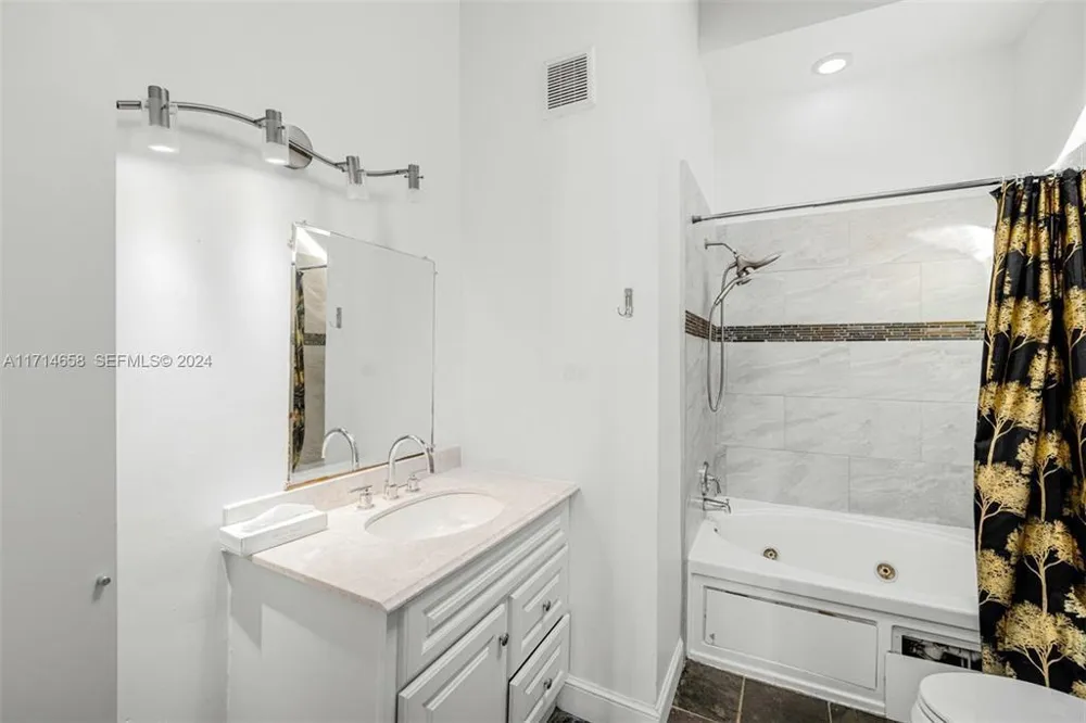 401 Leslie Drive Hallandale Beach, FL 33009