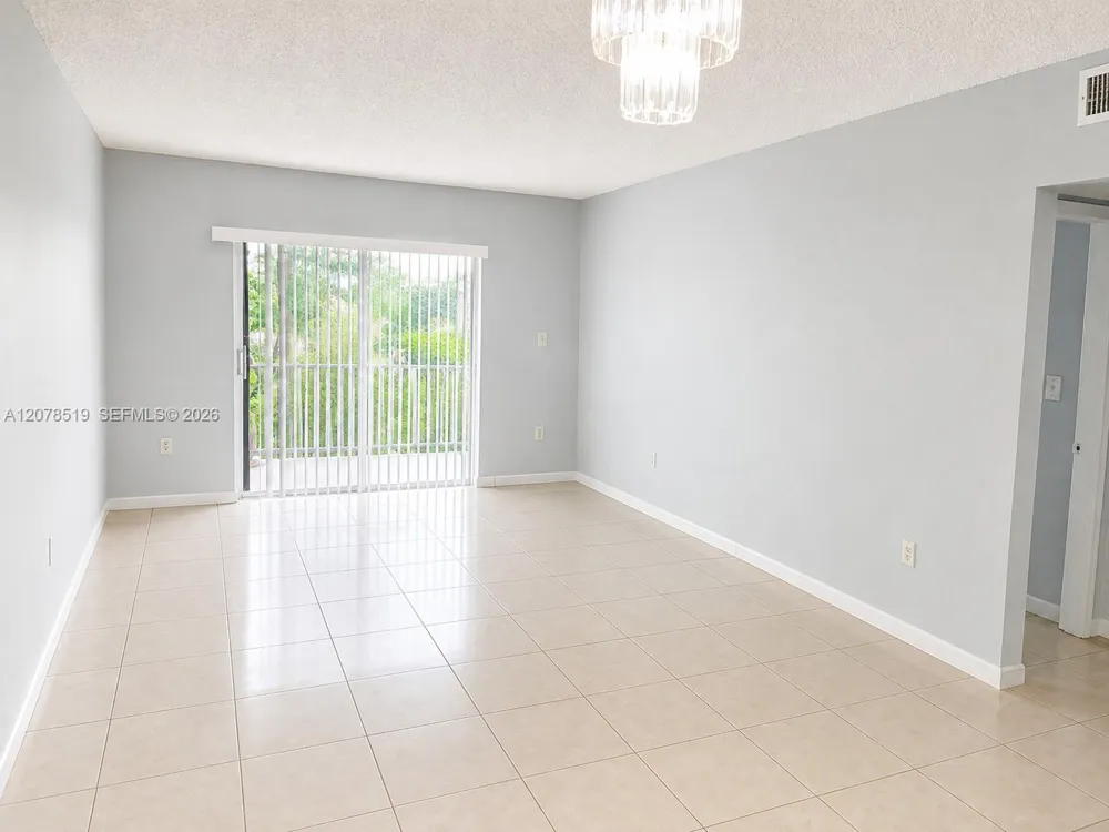 10850 W Flagler St #D314 Sweetwater, FL 33174