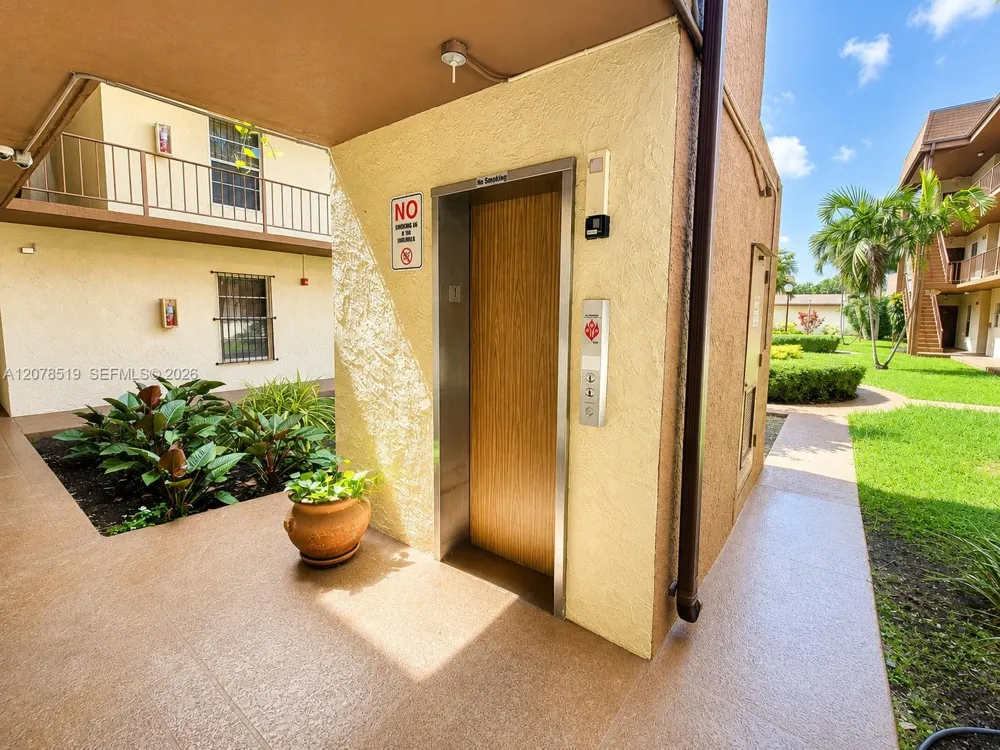 10850 W Flagler St #D314 Sweetwater, FL 33174