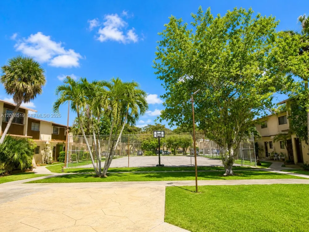 10850 W Flagler St #D314 Sweetwater, FL 33174