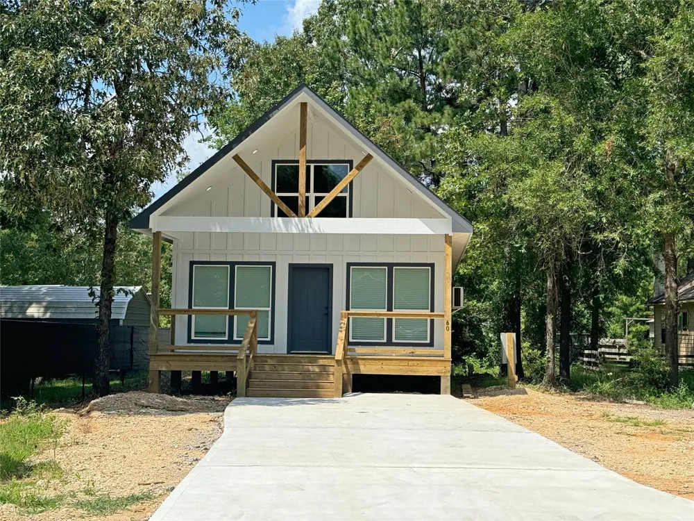 60 Acorn Lane Drive Point Blank, TX 77364