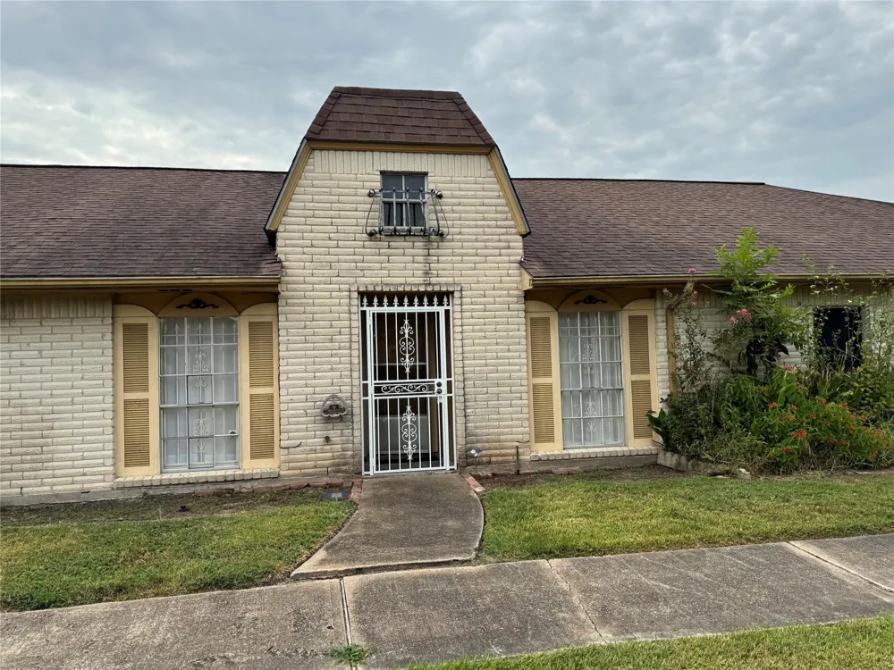 12147 Sharpview Drive Houston, TX 77072