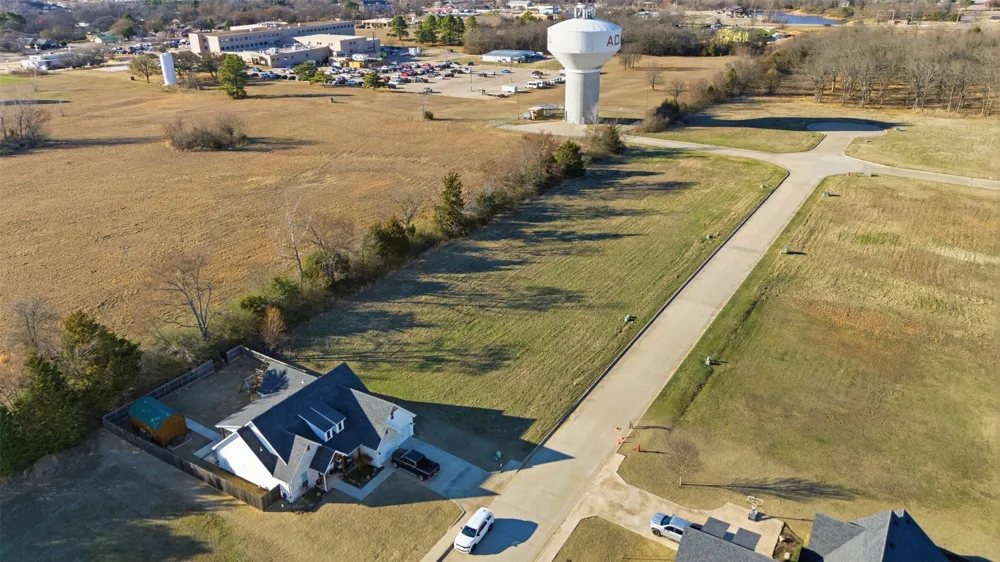 Derrick Lane Ada, OK 74820