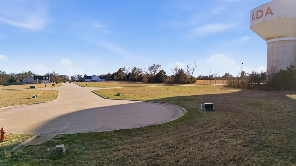 Derrick Lane Ada, OK 74820