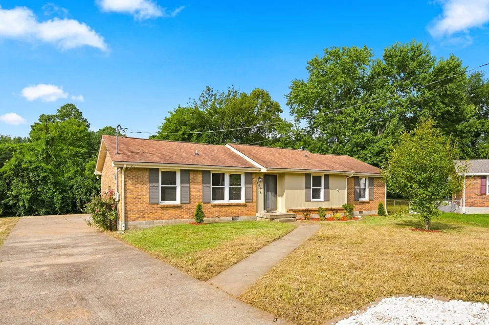 106 Winston Ct Clarksville, TN 37042