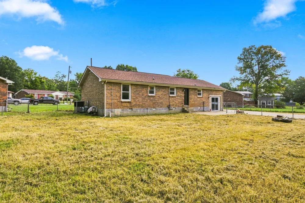 106 Winston Ct Clarksville, TN 37042