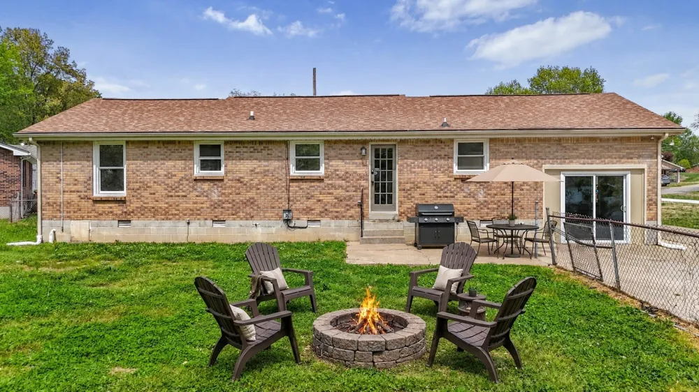 106 Winston Ct Clarksville, TN 37042