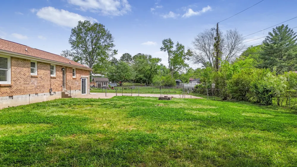 106 Winston Ct Clarksville, TN 37042