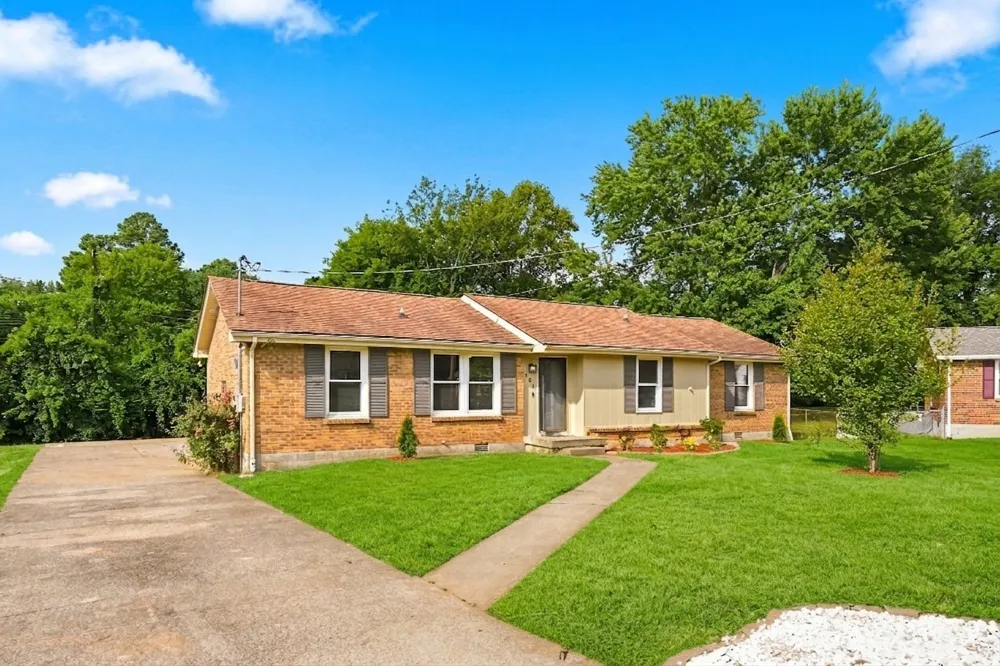 106 Winston Ct Clarksville, TN 37042