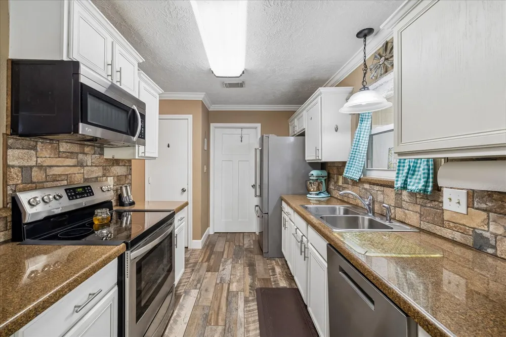 641 County Road 404 Dayton, TX 77535