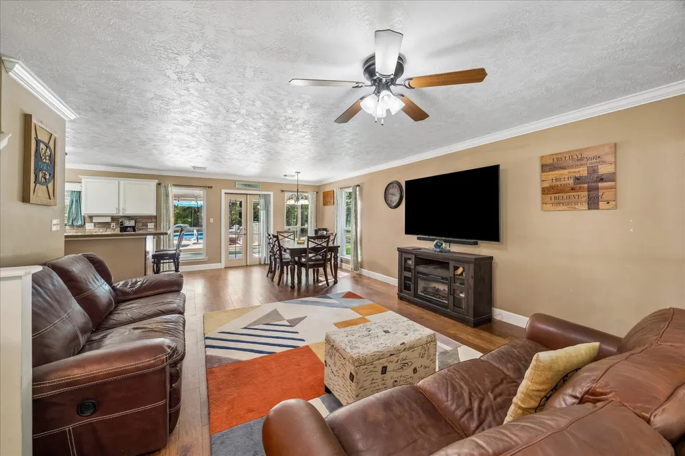 641 County Road 404 Dayton, TX 77535