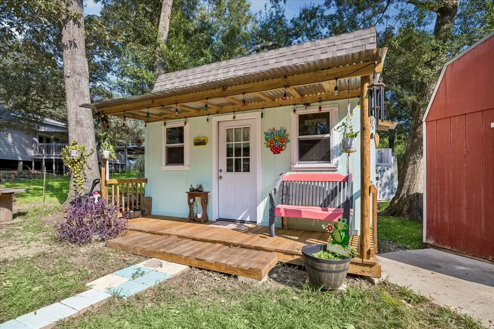 641 County Road 404 Dayton, TX 77535