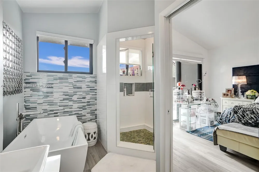 21388 Marina Cove Cir #13-G Aventura, FL 33180