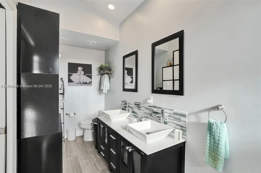 21388 Marina Cove Cir #13-G Aventura, FL 33180