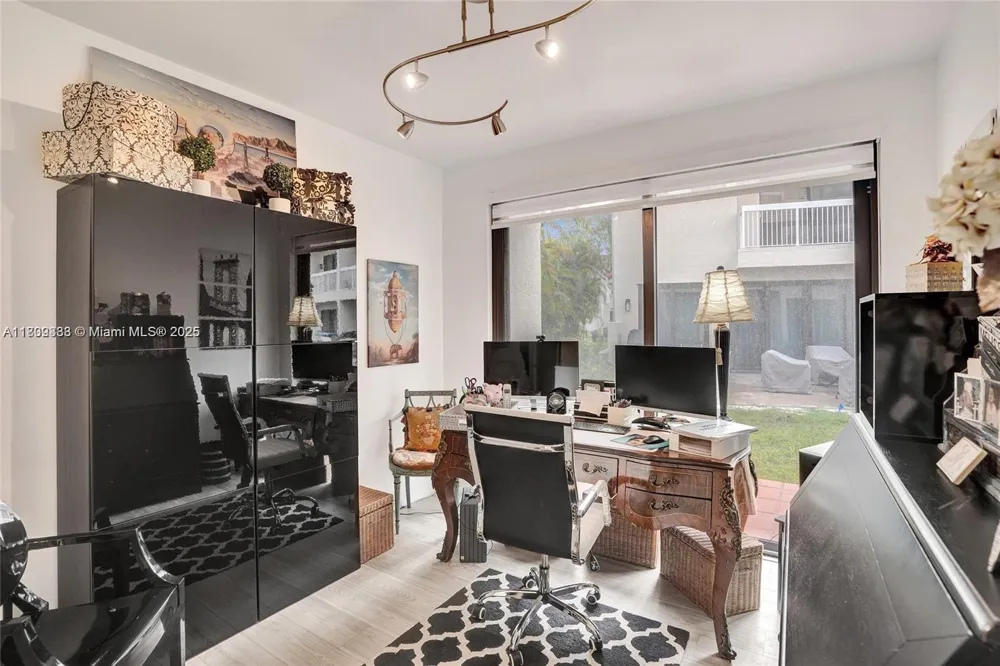 21388 Marina Cove Cir #13-G Aventura, FL 33180