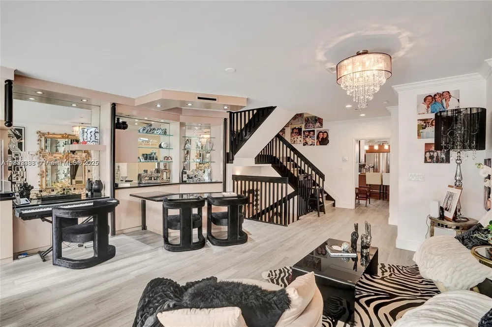 21388 Marina Cove Cir #13-G Aventura, FL 33180