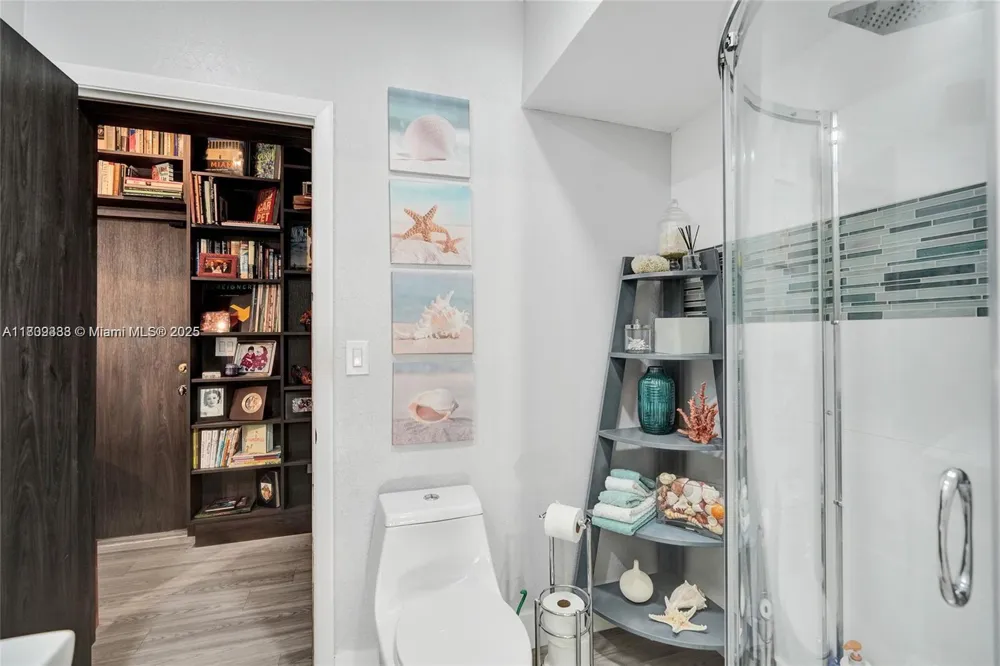 21388 Marina Cove Cir #13-G Aventura, FL 33180