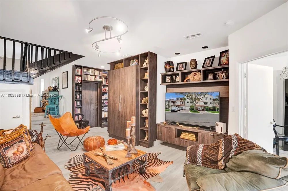 21388 Marina Cove Cir #13-G Aventura, FL 33180