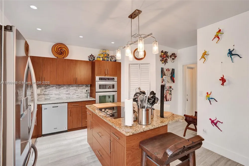 21388 Marina Cove Cir #13-G Aventura, FL 33180