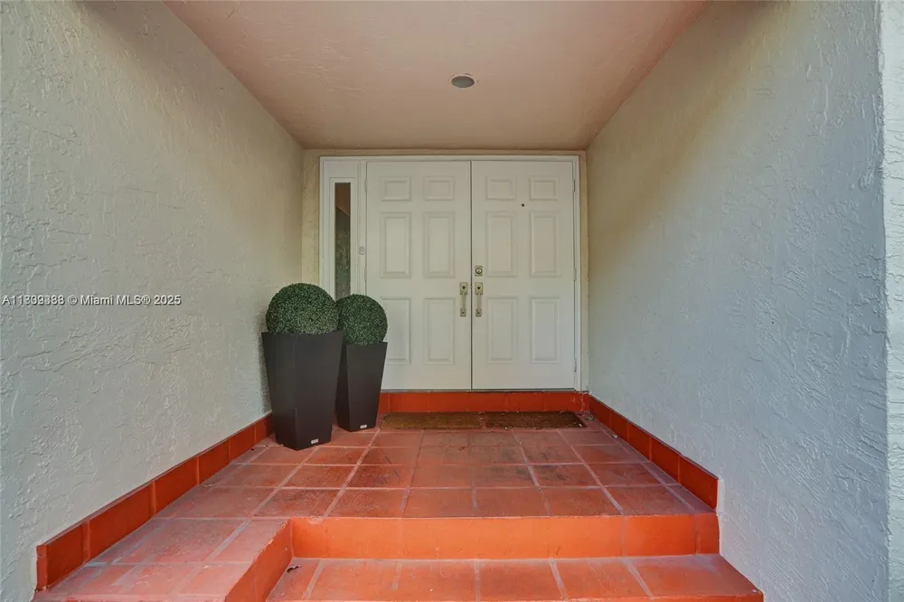 21388 Marina Cove Cir #13-G Aventura, FL 33180
