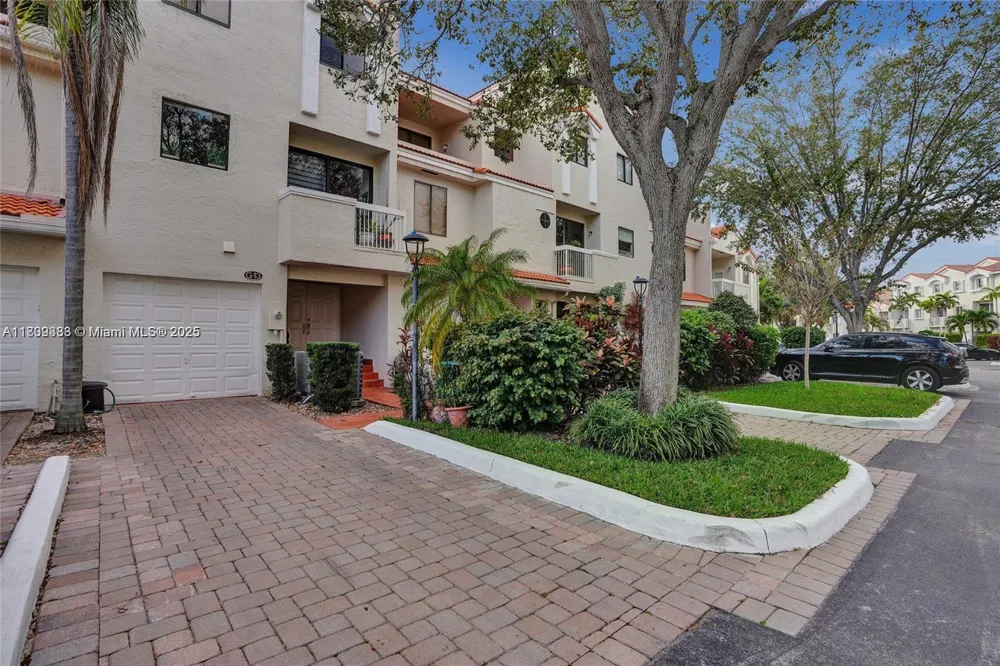 21388 Marina Cove Cir #13-G Aventura, FL 33180