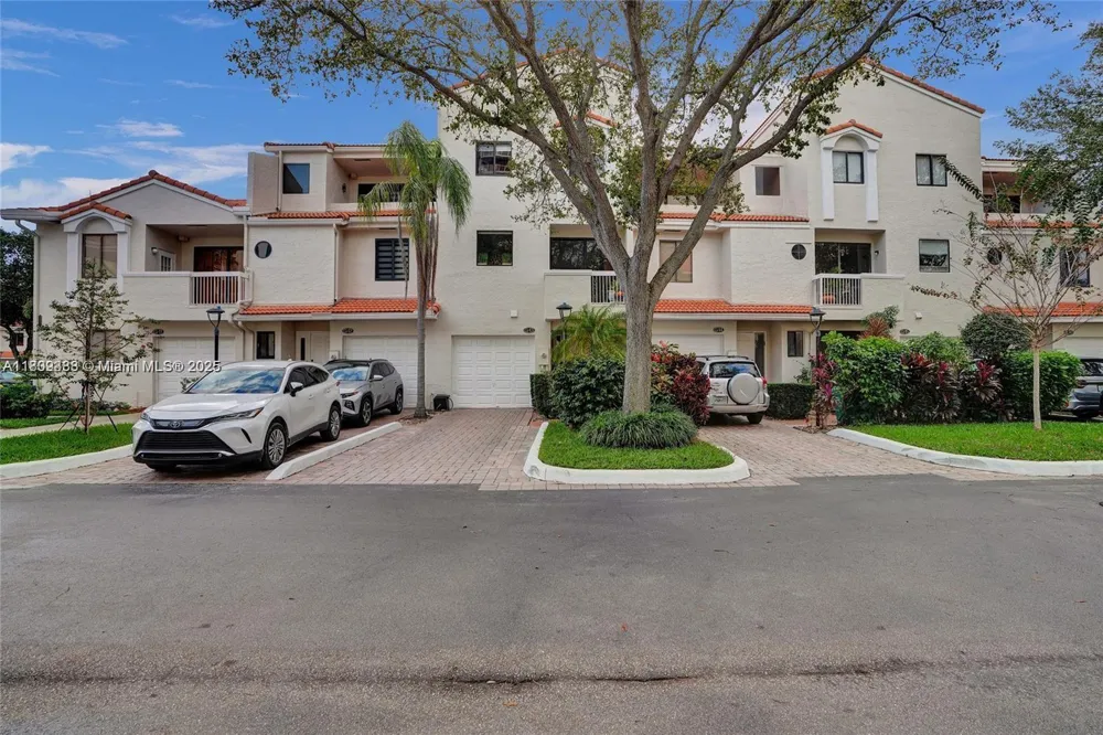 21388 Marina Cove Cir #13-G Aventura, FL 33180