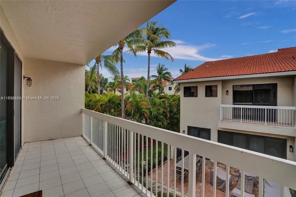 21388 Marina Cove Cir #13-G Aventura, FL 33180