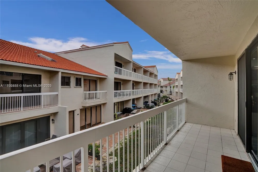 21388 Marina Cove Cir #13-G Aventura, FL 33180