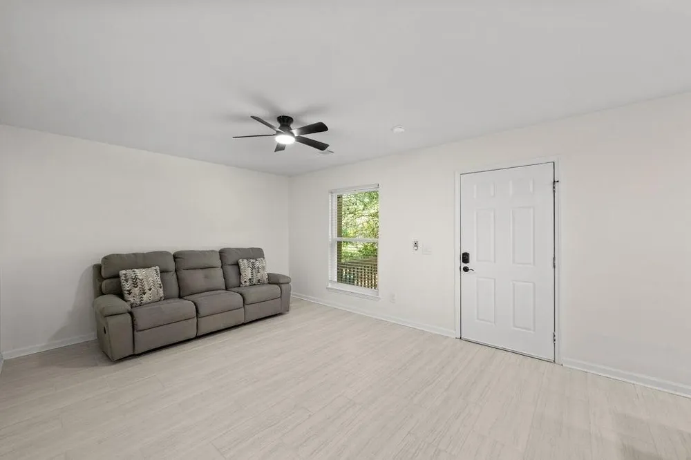 1035 County Road 40 Centre, AL 35960