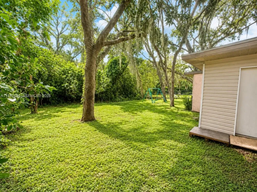 2019 COLMAR AVE Sebring, FL 33870