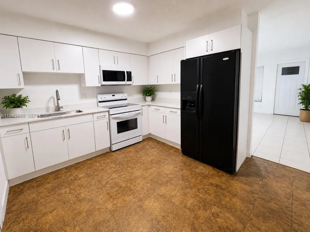 2019 COLMAR AVE Sebring, FL 33870
