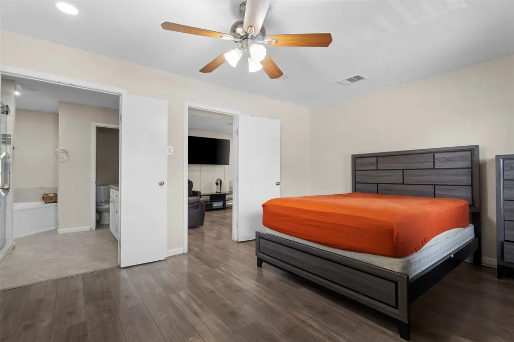 1309 Glenwood Street Grand Prairie, TX 75052