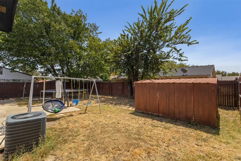 1309 Glenwood Street Grand Prairie, TX 75052