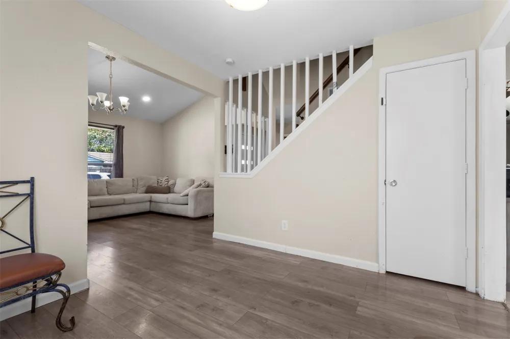 1309 Glenwood Street Grand Prairie, TX 75052