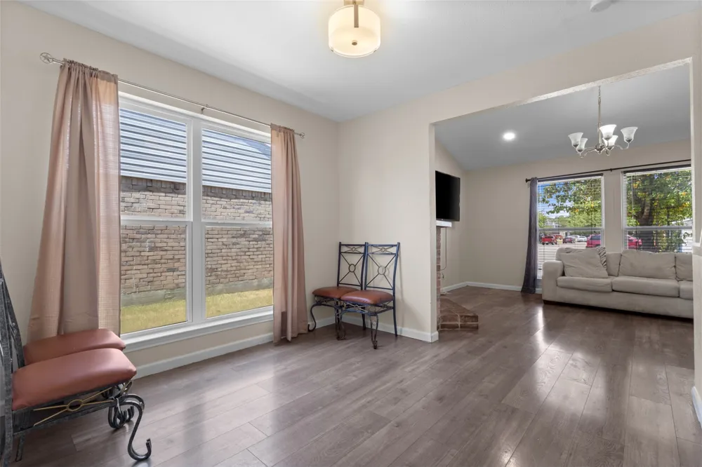 1309 Glenwood Street Grand Prairie, TX 75052